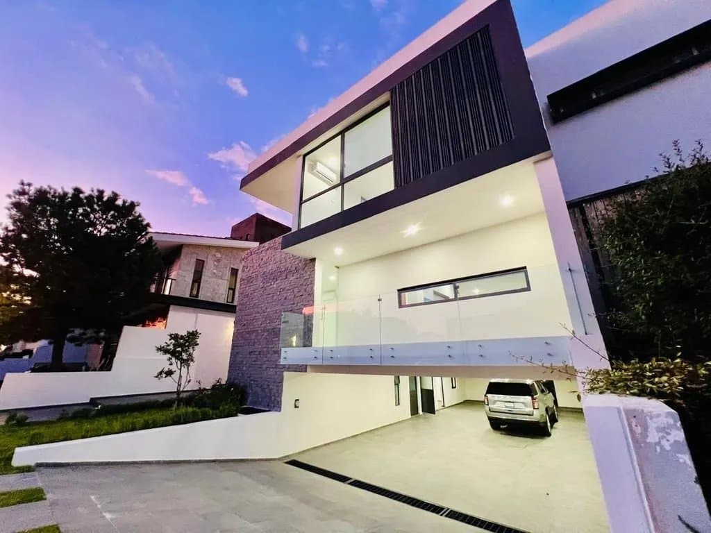 Residencia en Puerta las Lomas