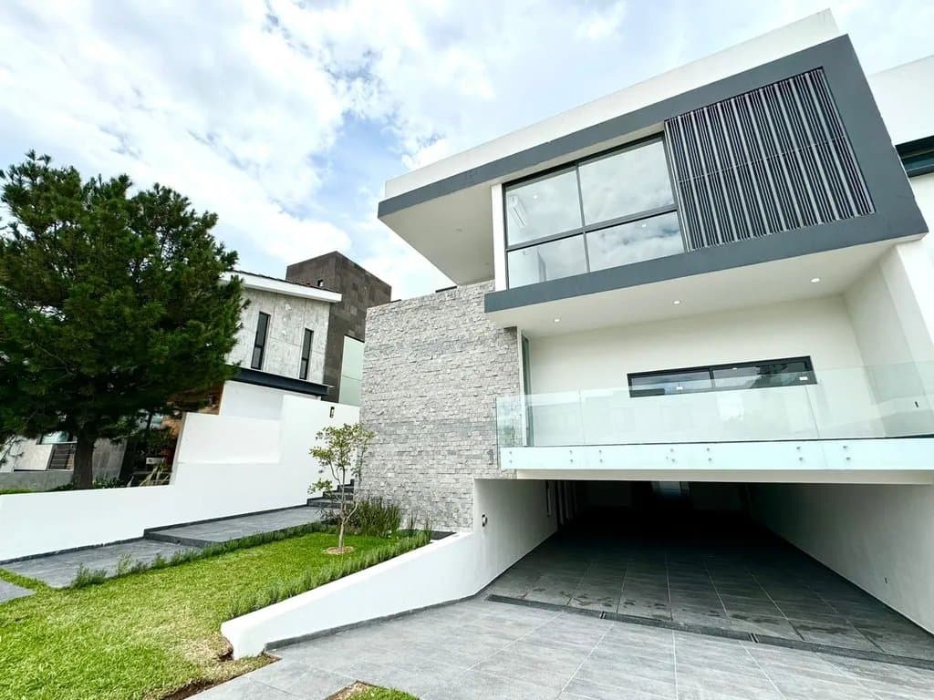 Residencia en Puerta las Lomas