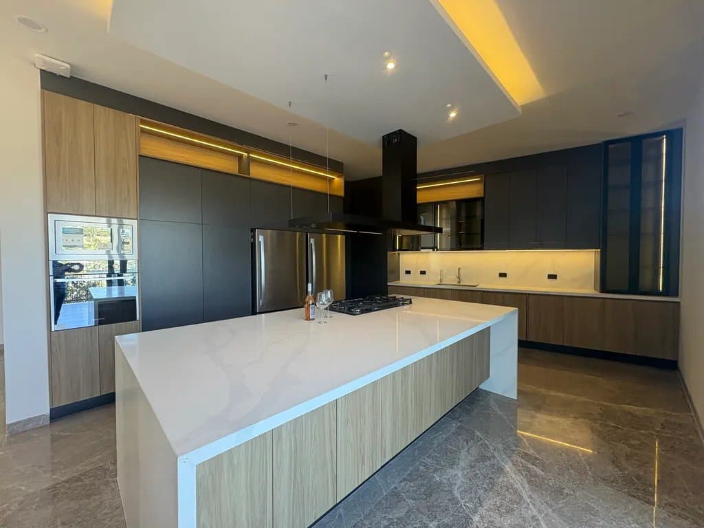 Residencia en Puerta Las Lomas